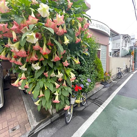 新宿庭院の屋-Shinjuku Garden Home -28 Square Meters King Size Bed Garden Room Tokio Buitenkant foto