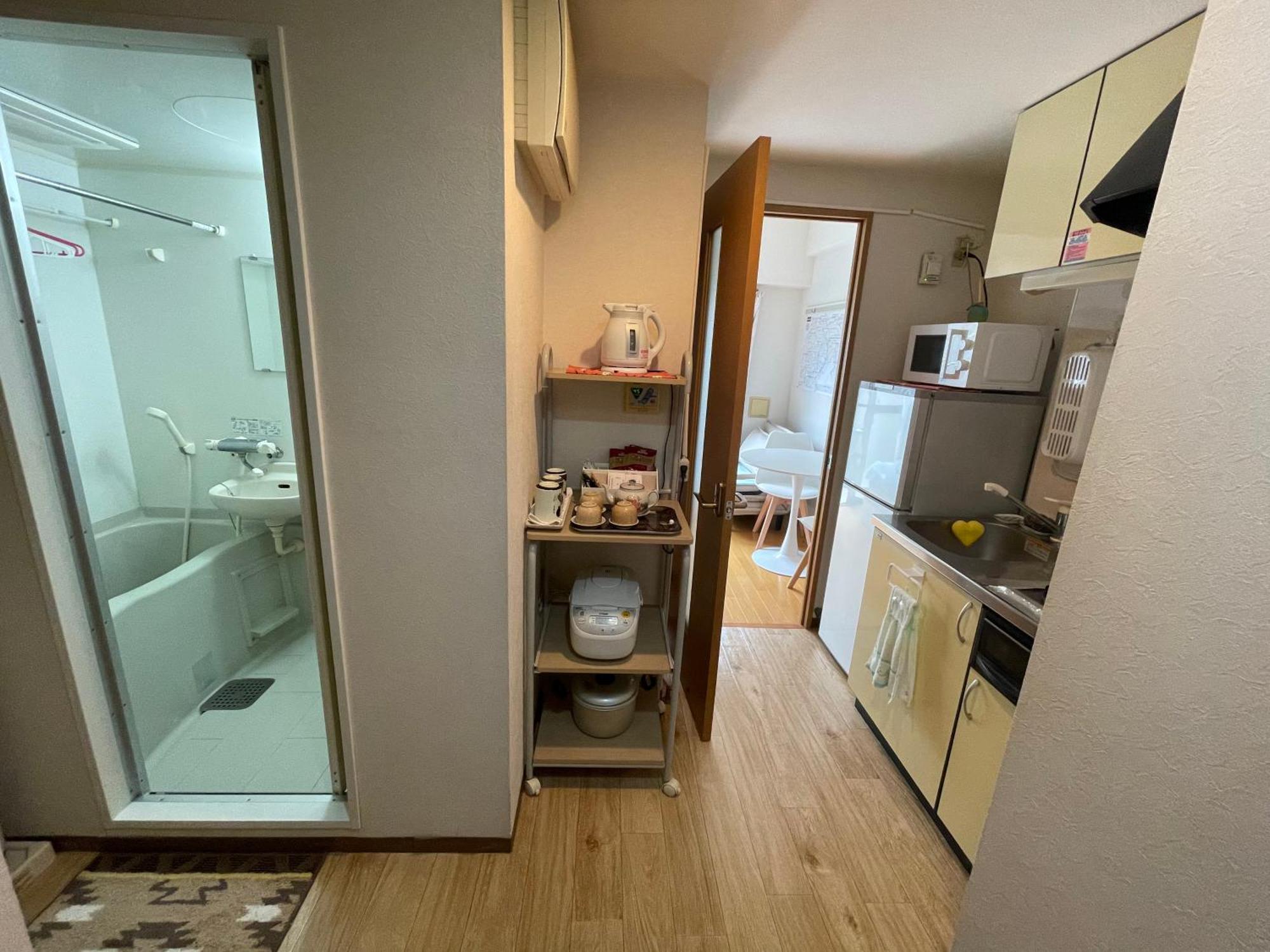 新宿庭院の屋-Shinjuku Garden Home -28 Square Meters King Size Bed Garden Room Tokio Buitenkant foto